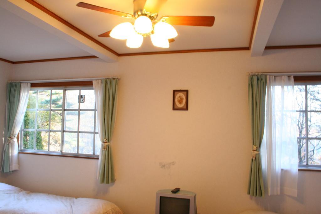 Pension Tyrolean Hat โฮคุโตะ ห้อง รูปภาพ